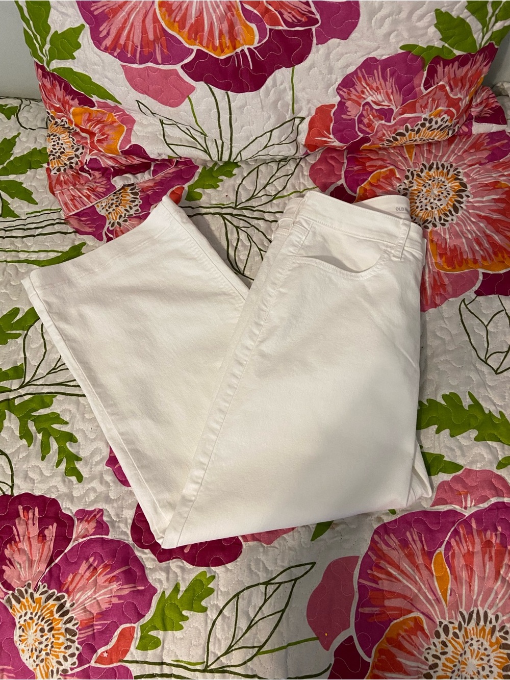 NWOT Old Navy Wow Wide Leg White Jeans